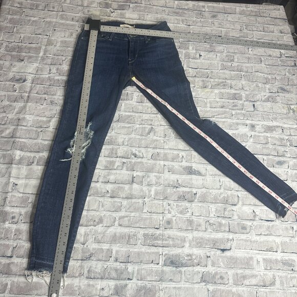 EUC LEVI'S 711 Women's Dark Wash Distressed Stretch Skinny Jeans 26 - Picture 15 of 16